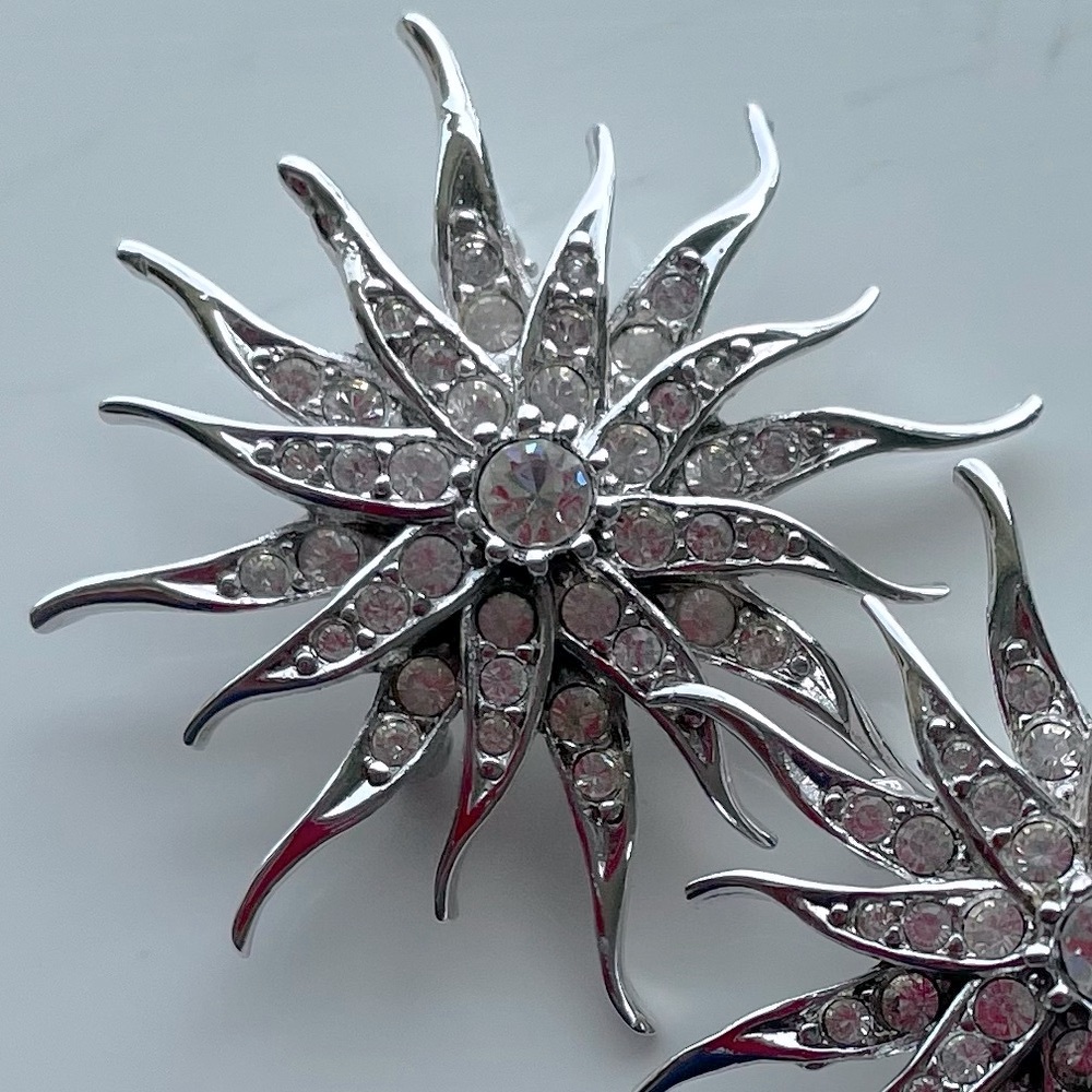 2 VINTAGE Silver-plated 1.5” Brooches | Set of 2